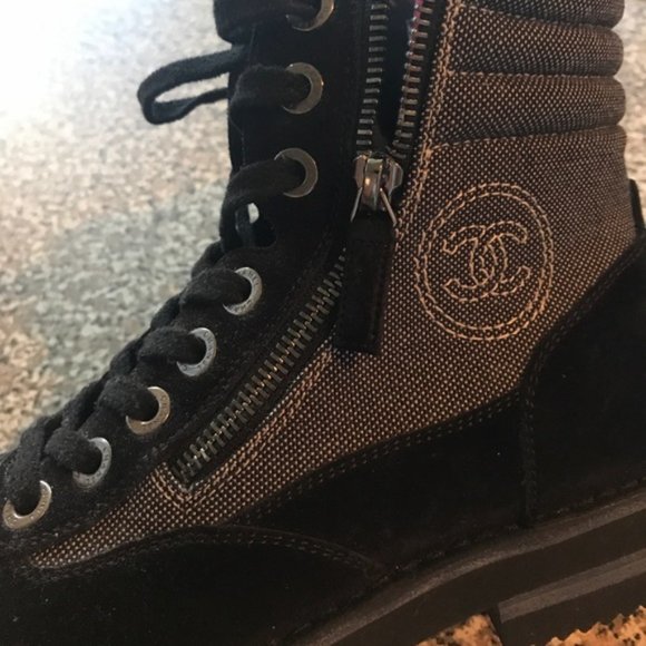 Chanel black patent leather boots size 37.5 - Picture 4 of 7